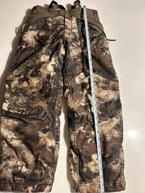 Cabela's Youth Silent Suede™ Dry-Plus® Camo Insulated Pants (Used)